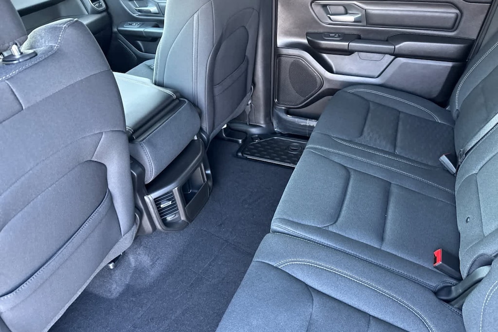 New 2026 Ram 1500 WARLOCK CREW CAB 4X4 5'7 BOX Pickup