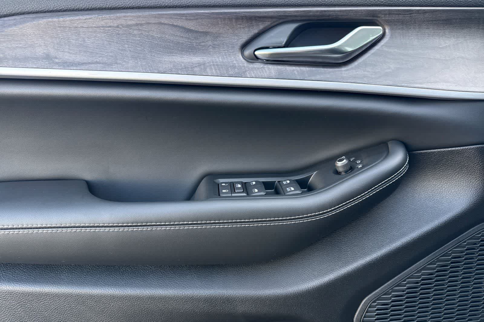 Thumbnail: 2026 Jeep Grand Cherokee - 12