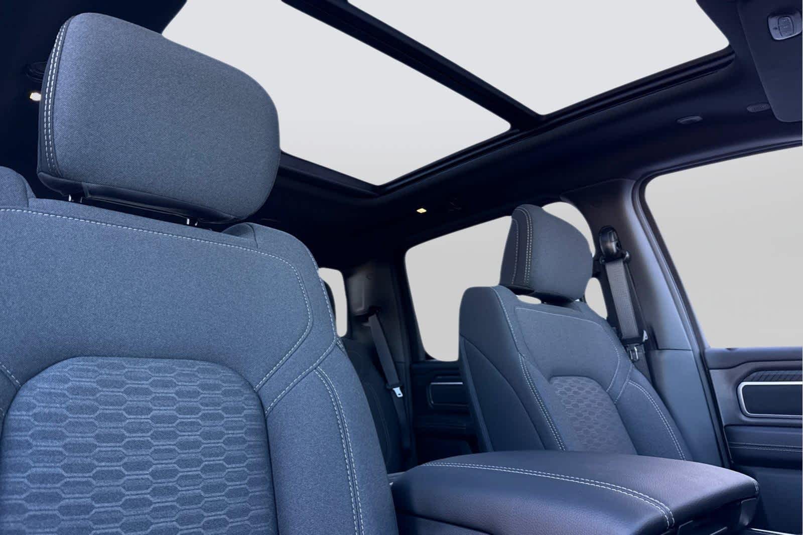 Thumbnail: 2026 RAM 1500 - 17