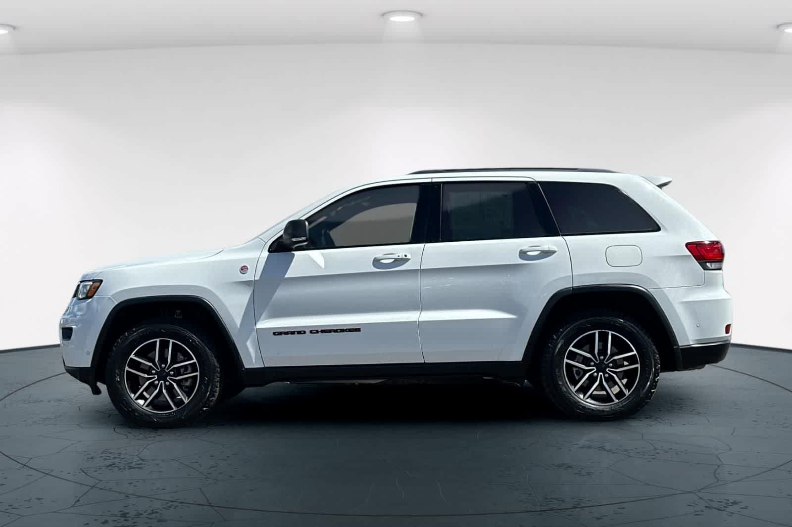 Thumbnail: 2021 Jeep Grand Cherokee - 9