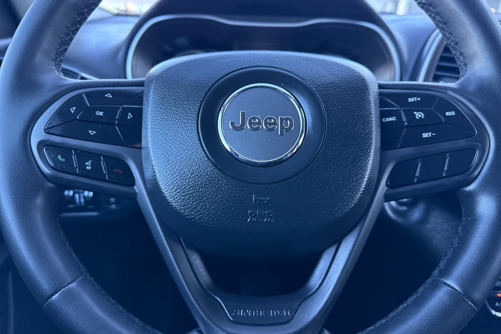 Thumbnail: 2022 Jeep Cherokee - 25