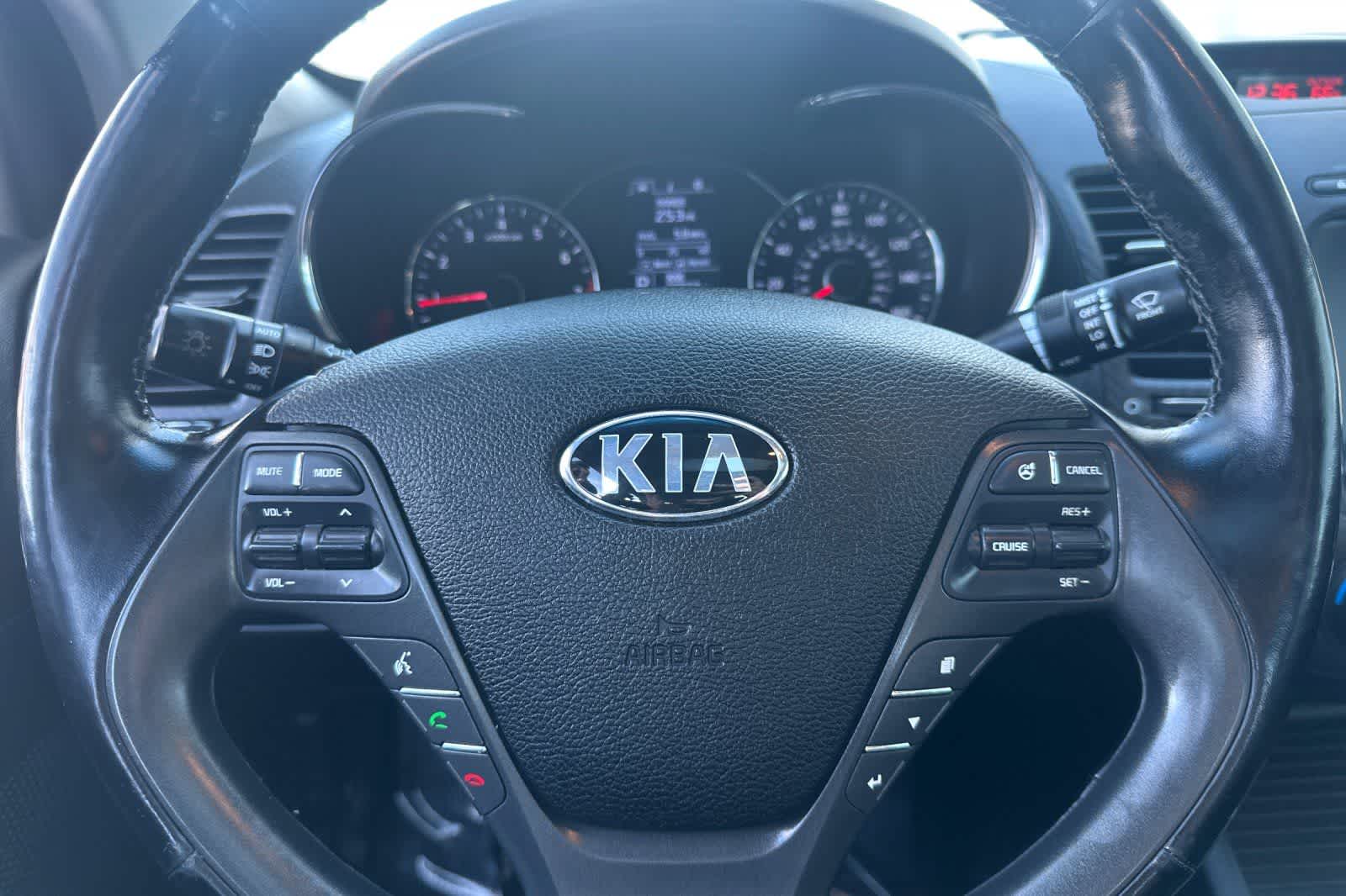 Thumbnail: 2016 Kia Forte - 25
