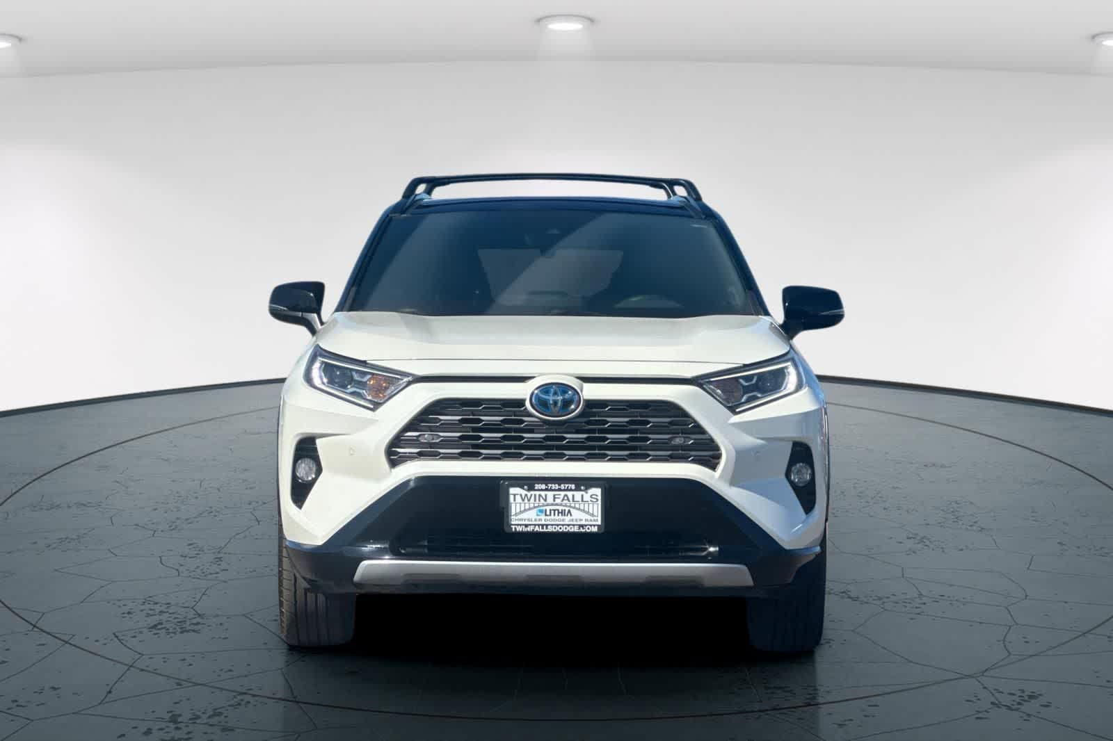 Thumbnail: 2021 Toyota RAV4 - 10