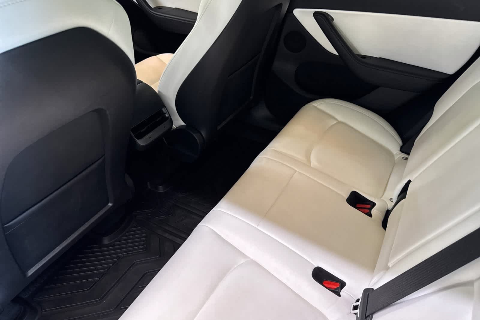 Thumbnail: 2022 Tesla Model Y - 4