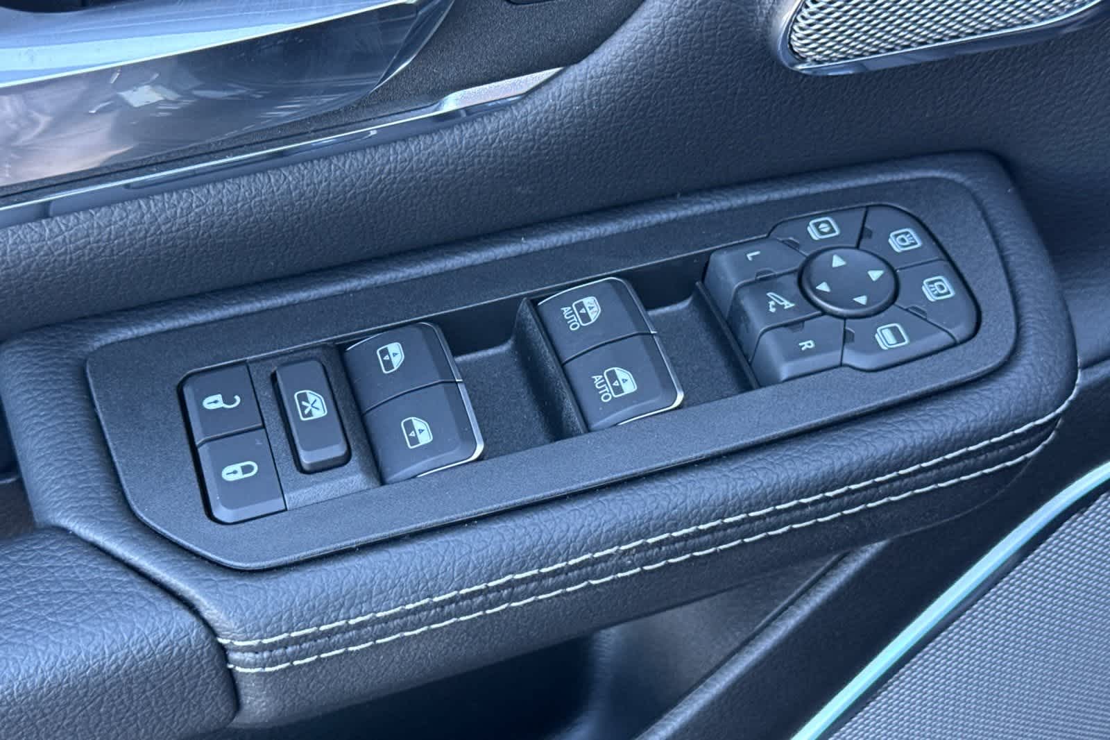 Thumbnail: 2026 RAM 1500 - 13