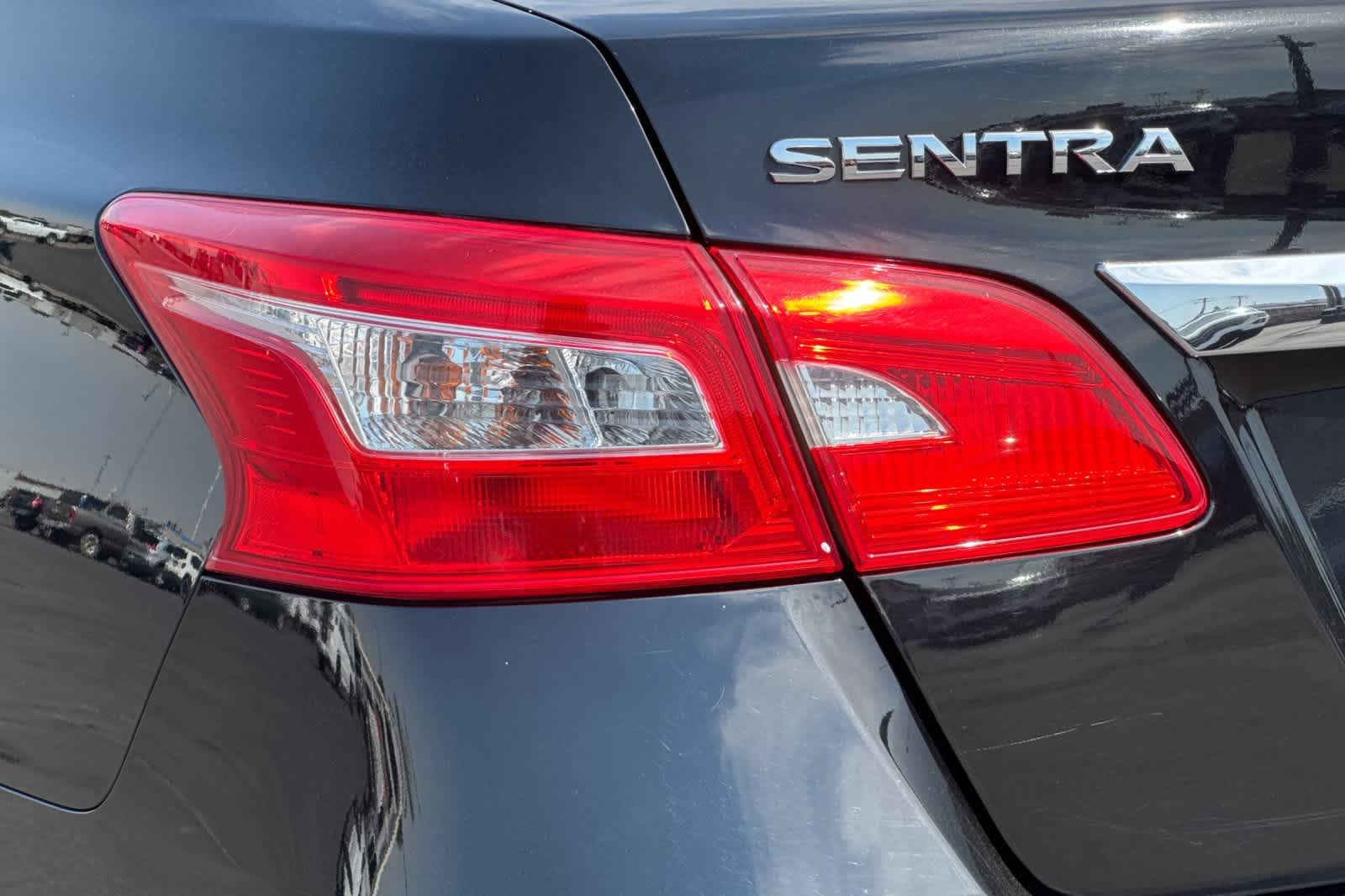 Thumbnail: 2016 Nissan Sentra - 28
