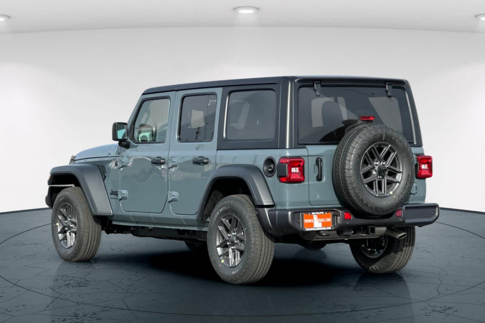Thumbnail: 2025 Jeep Wrangler - 8