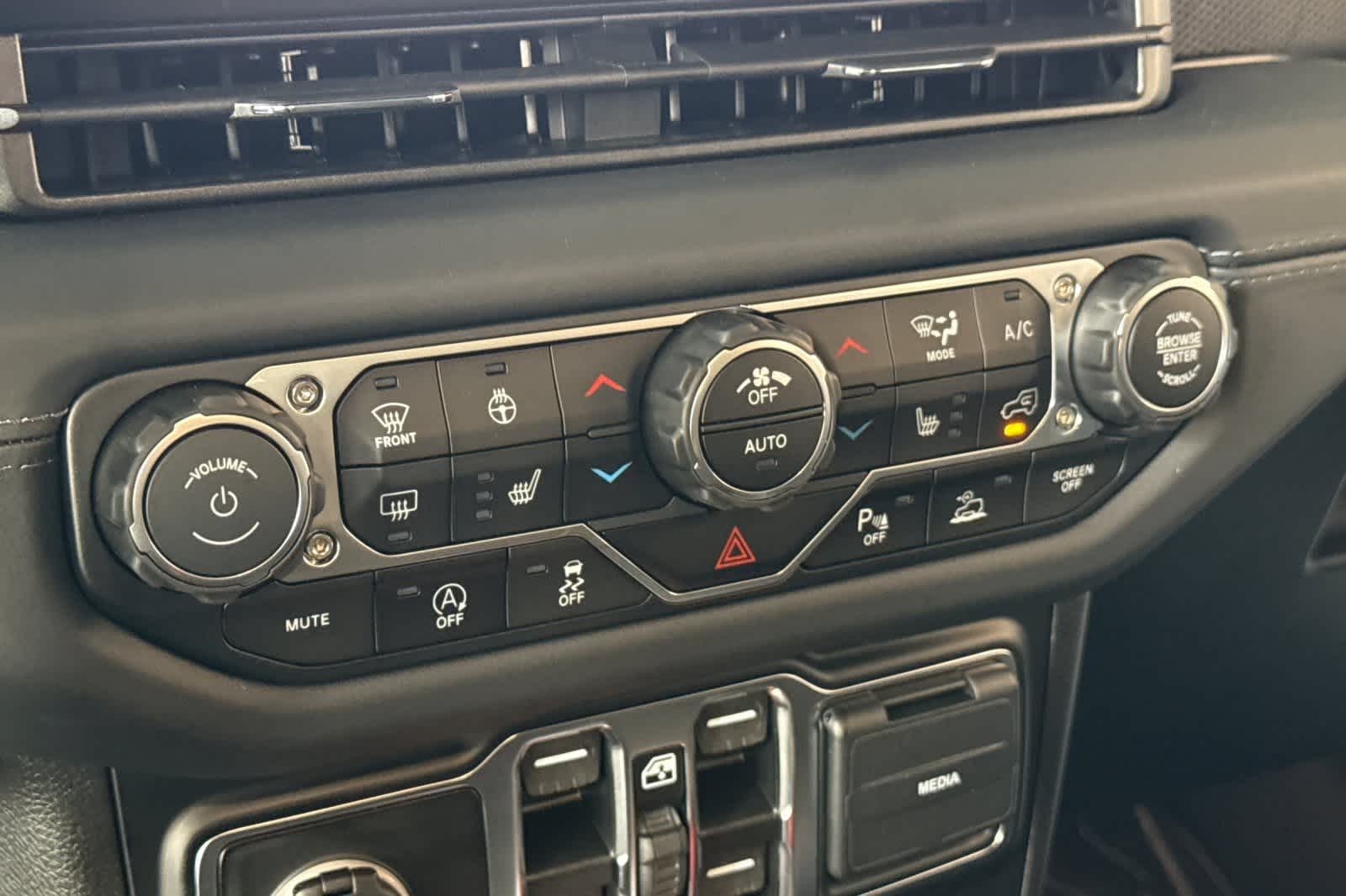 Thumbnail: 2026 Jeep Wrangler - 22