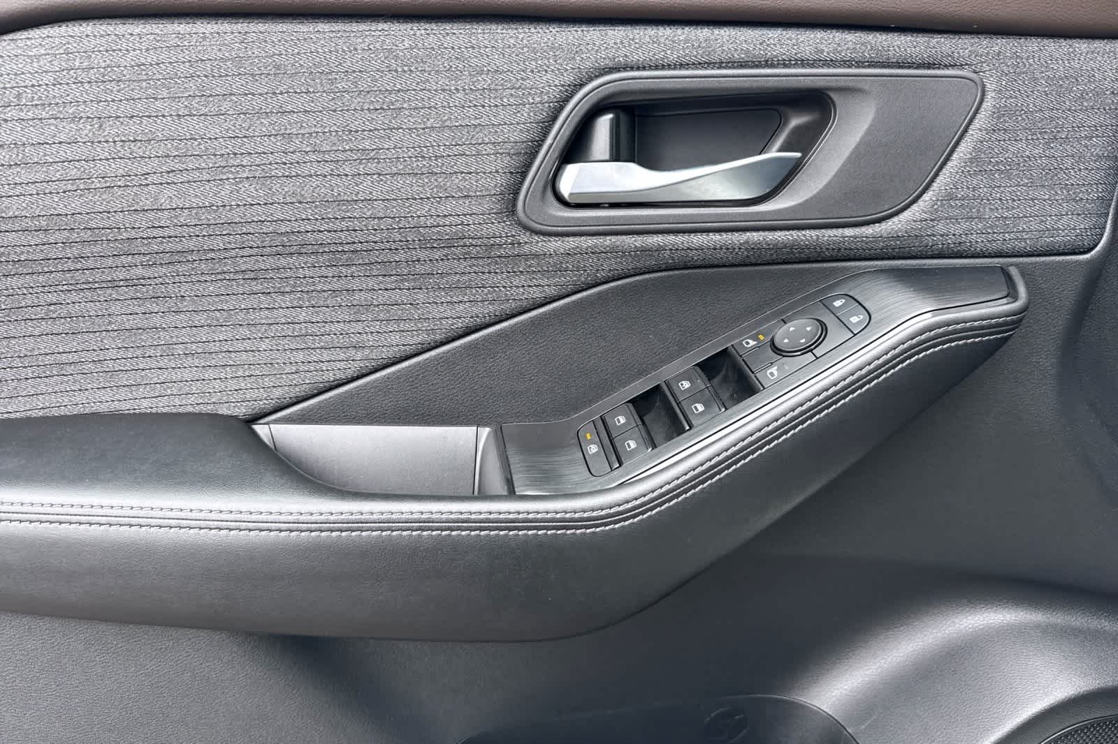 Thumbnail: 2022 Nissan Rogue - 12