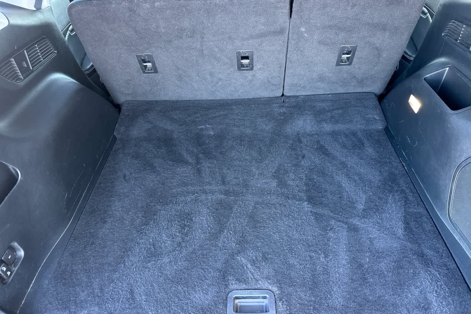 Thumbnail: 2019 Ford Edge - 16