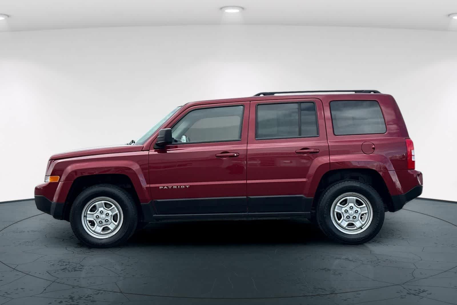Thumbnail: 2016 Jeep Patriot - 9