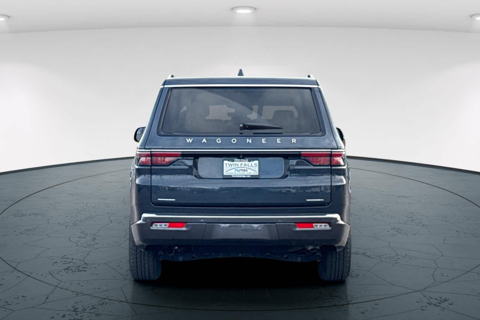 Thumbnail: 2022 Jeep Wagoneer - 7