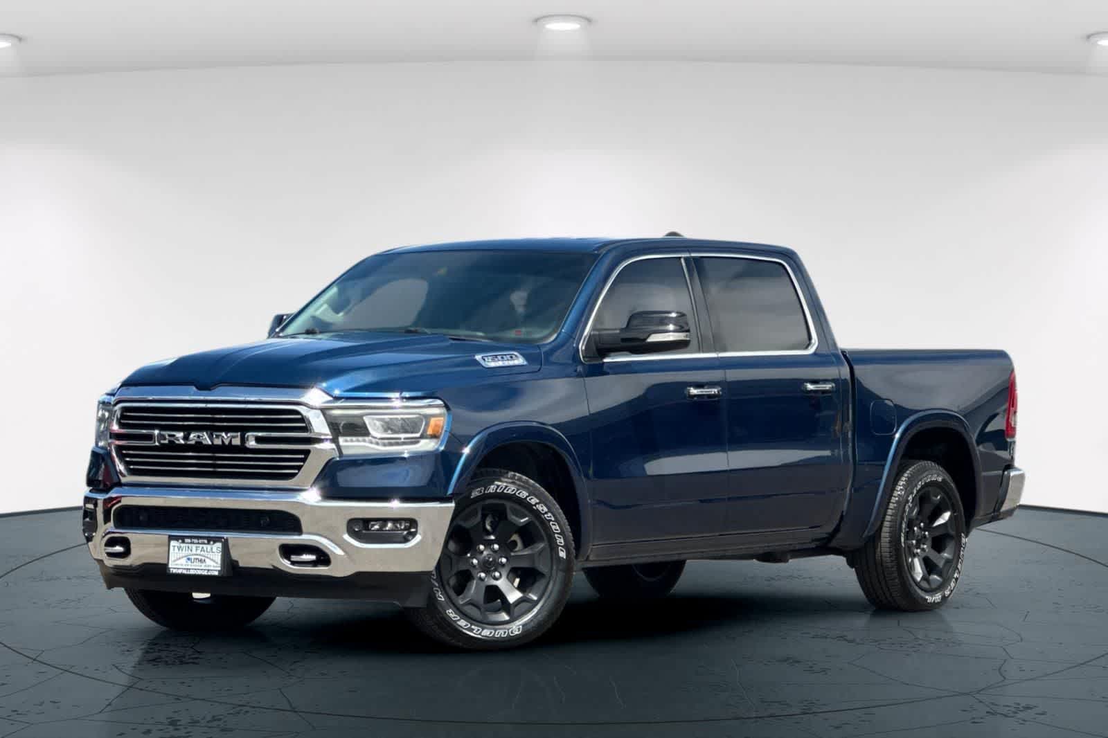 2022 RAM 1500 Laramie 4x4 Crew Cab 5'7's photo