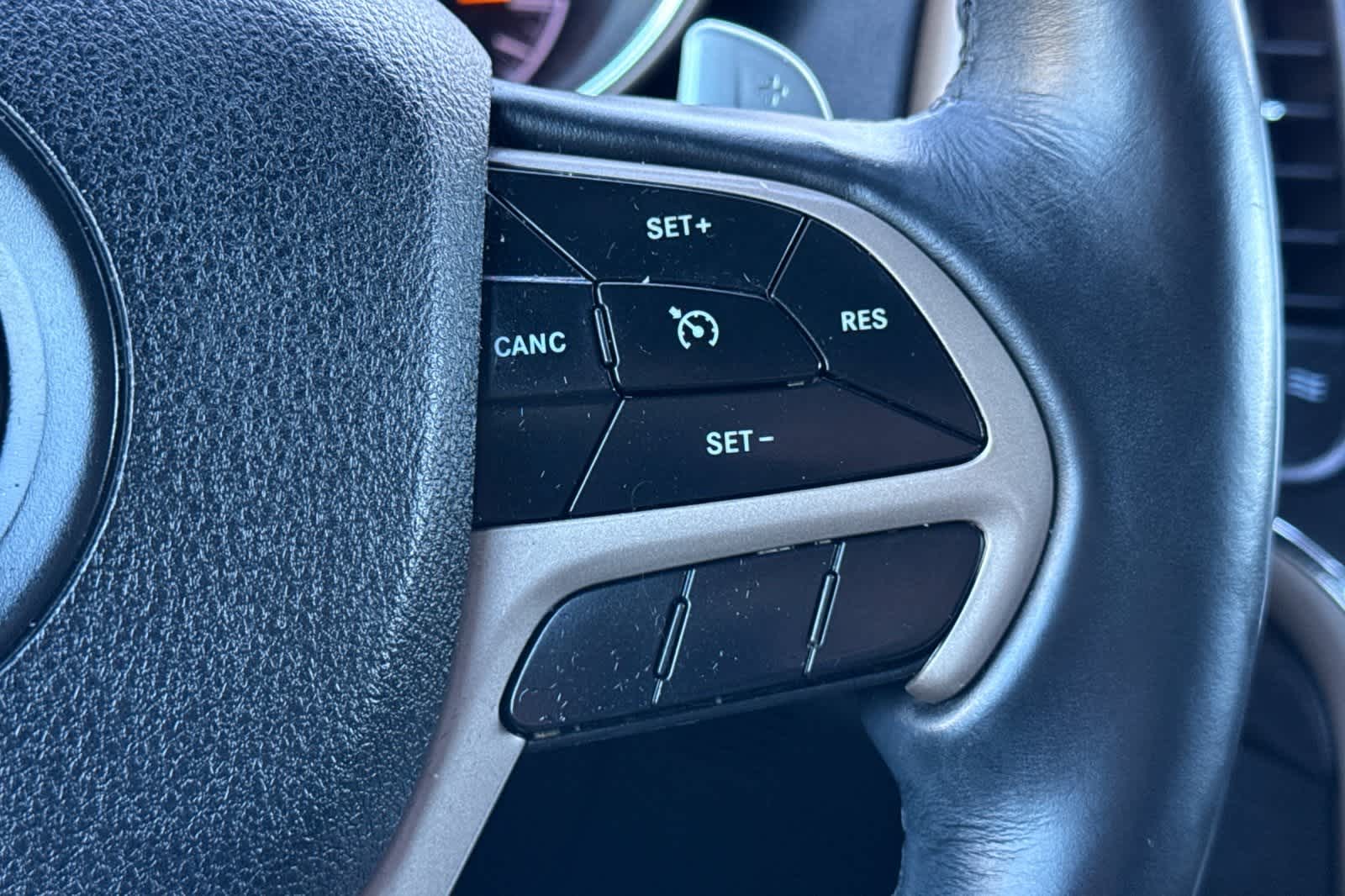 Thumbnail: 2017 Jeep Grand Cherokee - 27