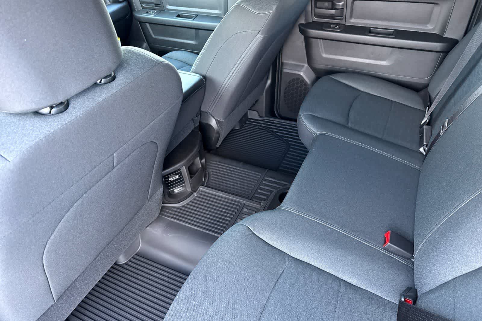 2026 RAM 3500 Tradesman - Photo 4
