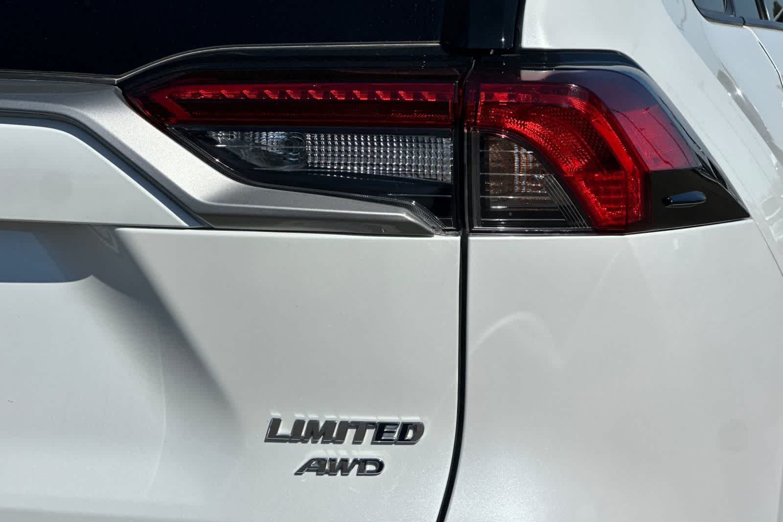 Thumbnail: 2023 Toyota RAV4 - 31