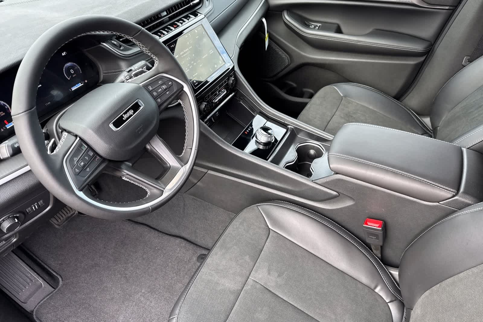 Thumbnail: 2025 Jeep Grand Cherokee - 11