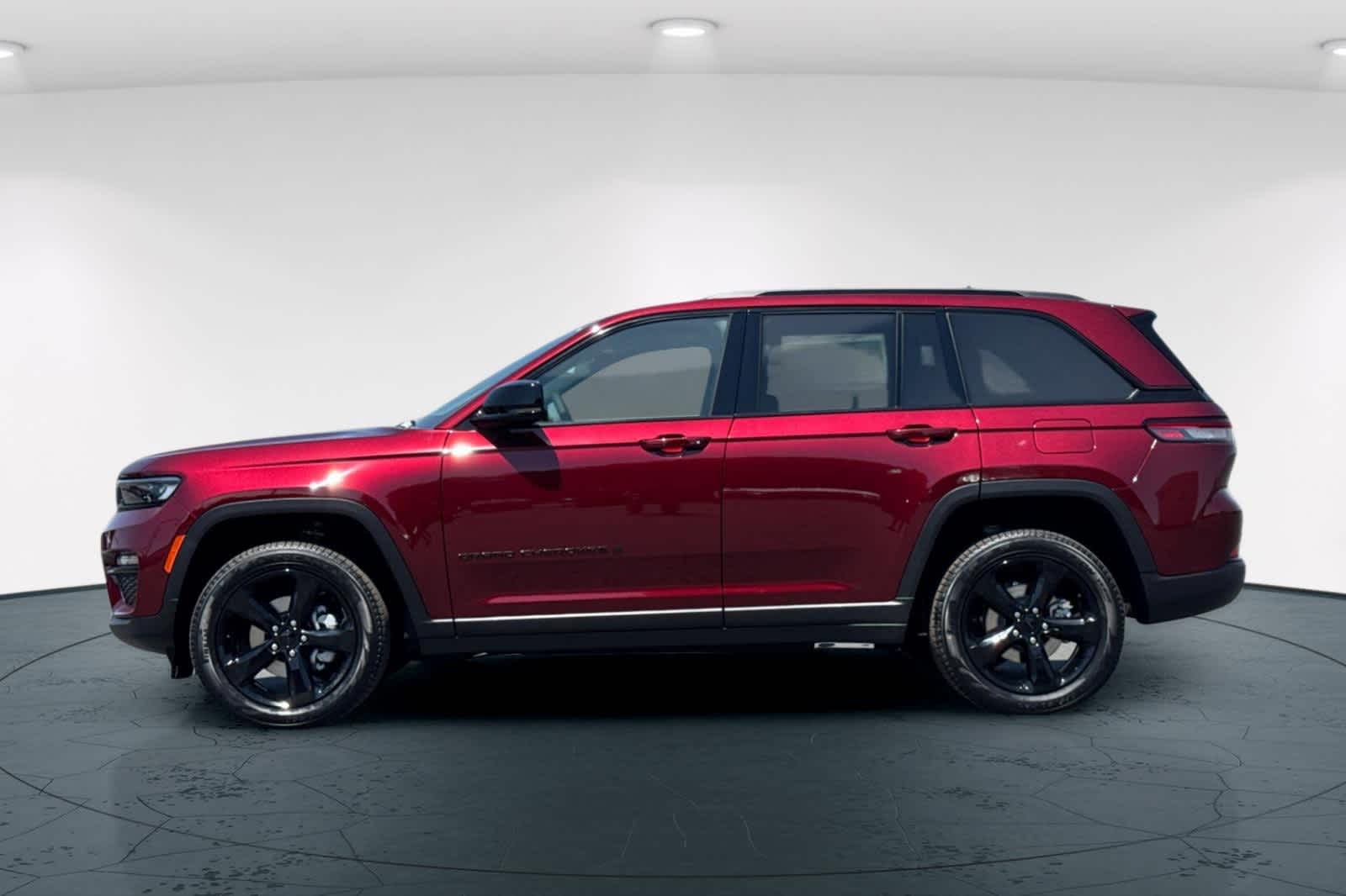 Thumbnail: 2025 Jeep Grand Cherokee - 9