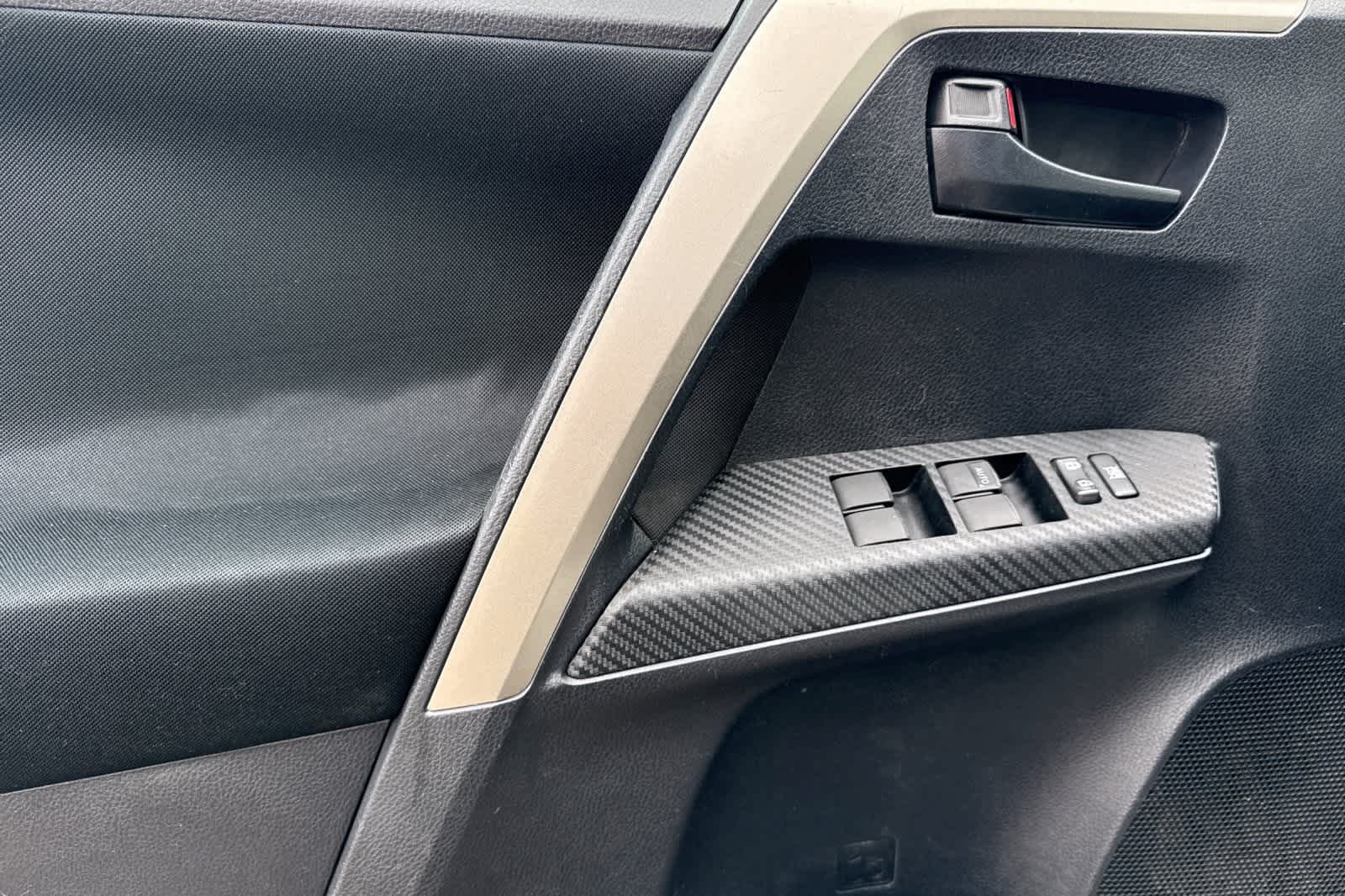 Thumbnail: 2013 Toyota RAV4 - 12