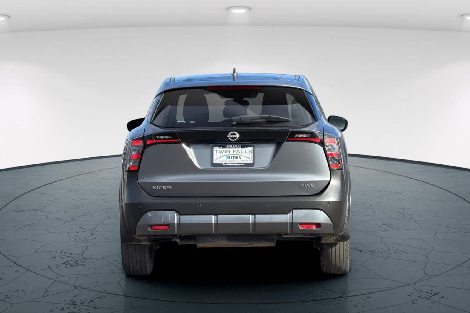 Thumbnail: 2025 Nissan Kicks - 7