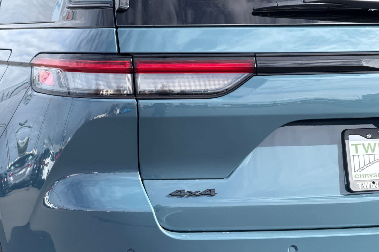 Thumbnail: 2026 Jeep Grand Cherokee - 32