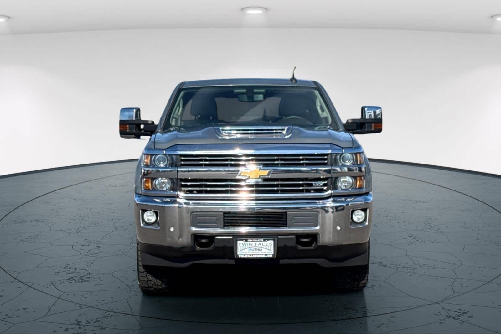 Thumbnail: 2017 Chevrolet Silverado 2500 - 10