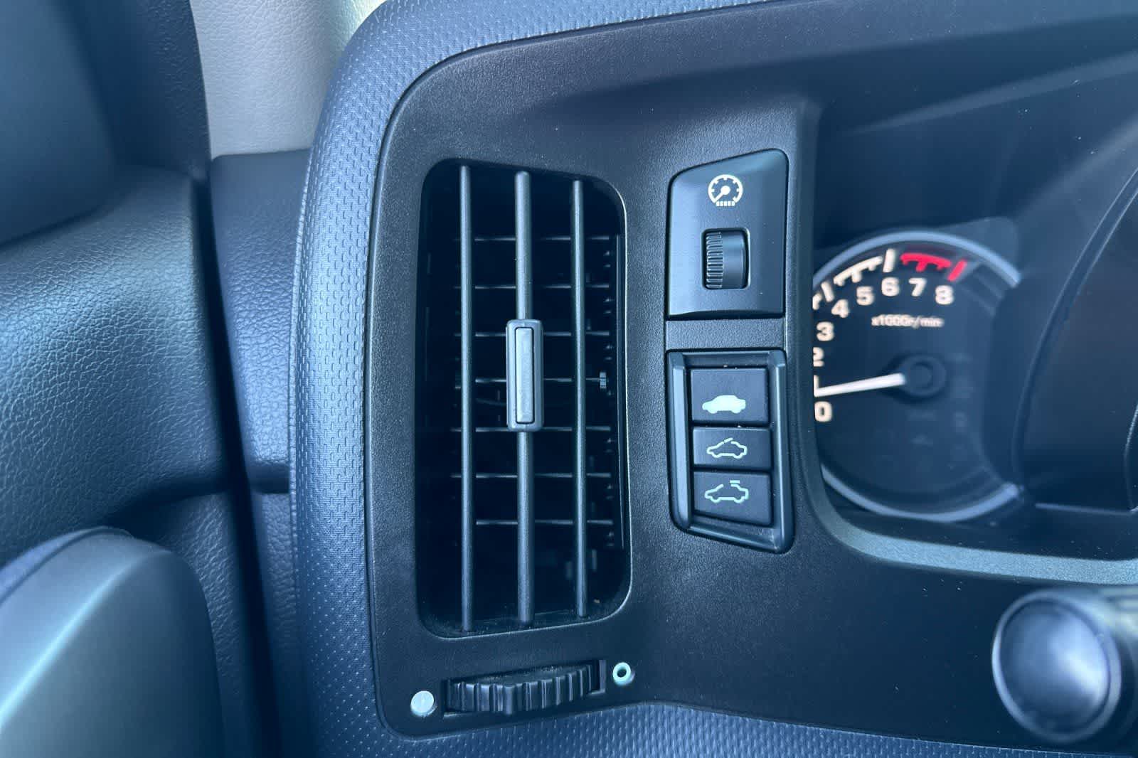 Thumbnail: 2010 Honda Ridgeline - 30