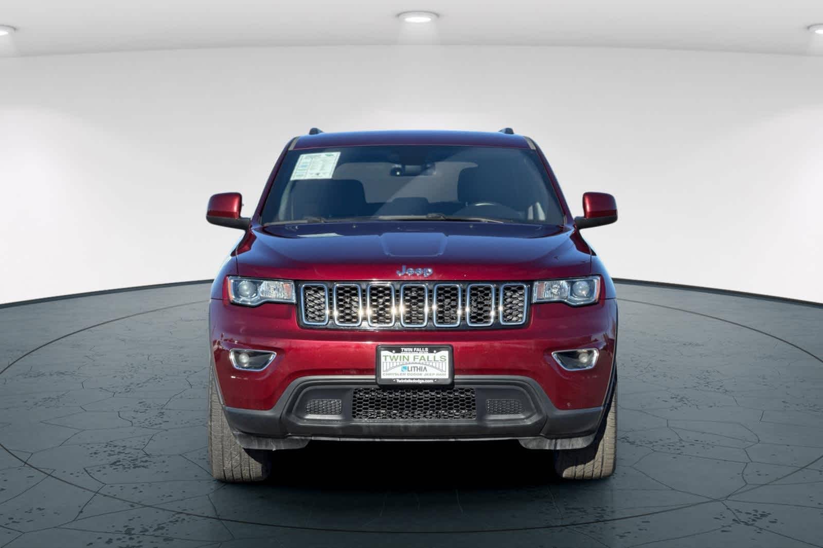 Thumbnail: 2017 Jeep Grand Cherokee - 10