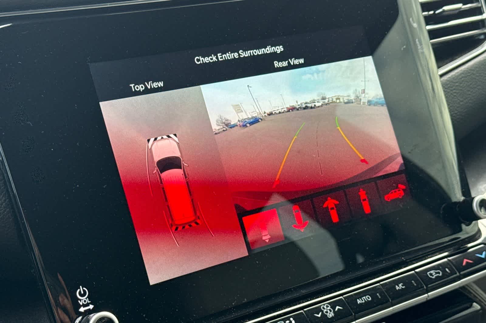 Thumbnail: 2022 Jeep Wagoneer - 23