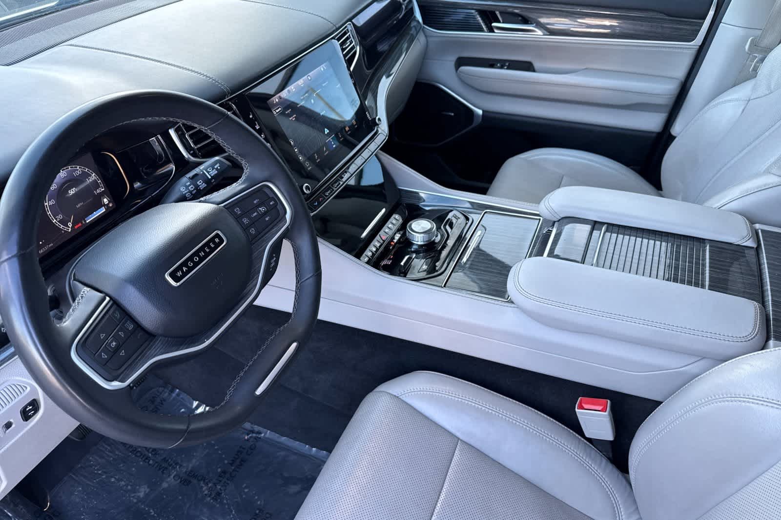 Thumbnail: 2022 Jeep Wagoneer - 11