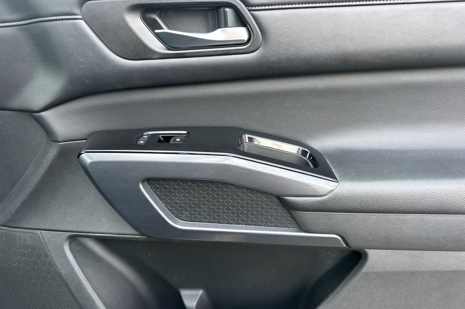 Thumbnail: 2023 Nissan Pathfinder - 20