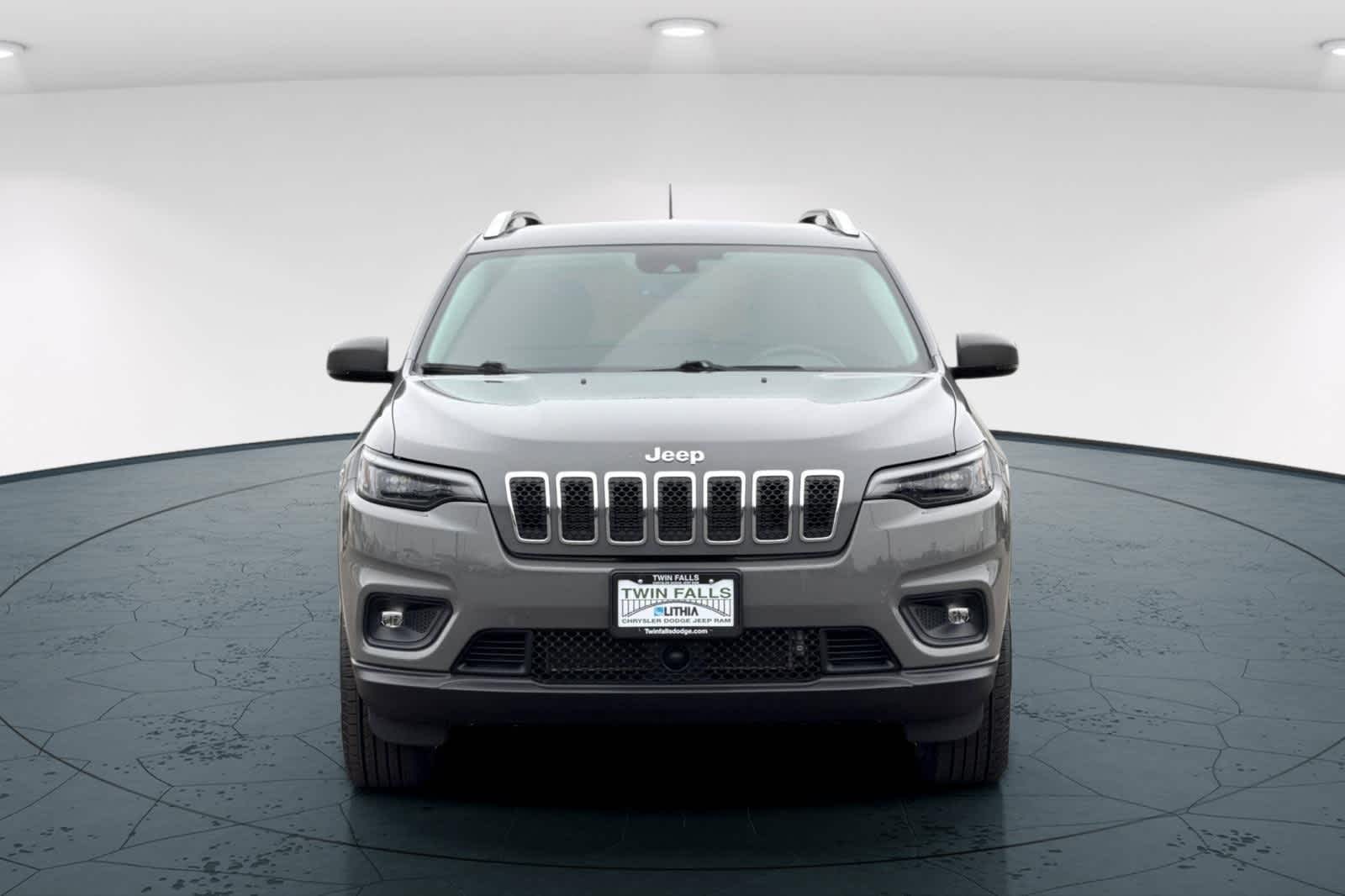 Thumbnail: 2021 Jeep Cherokee - 10