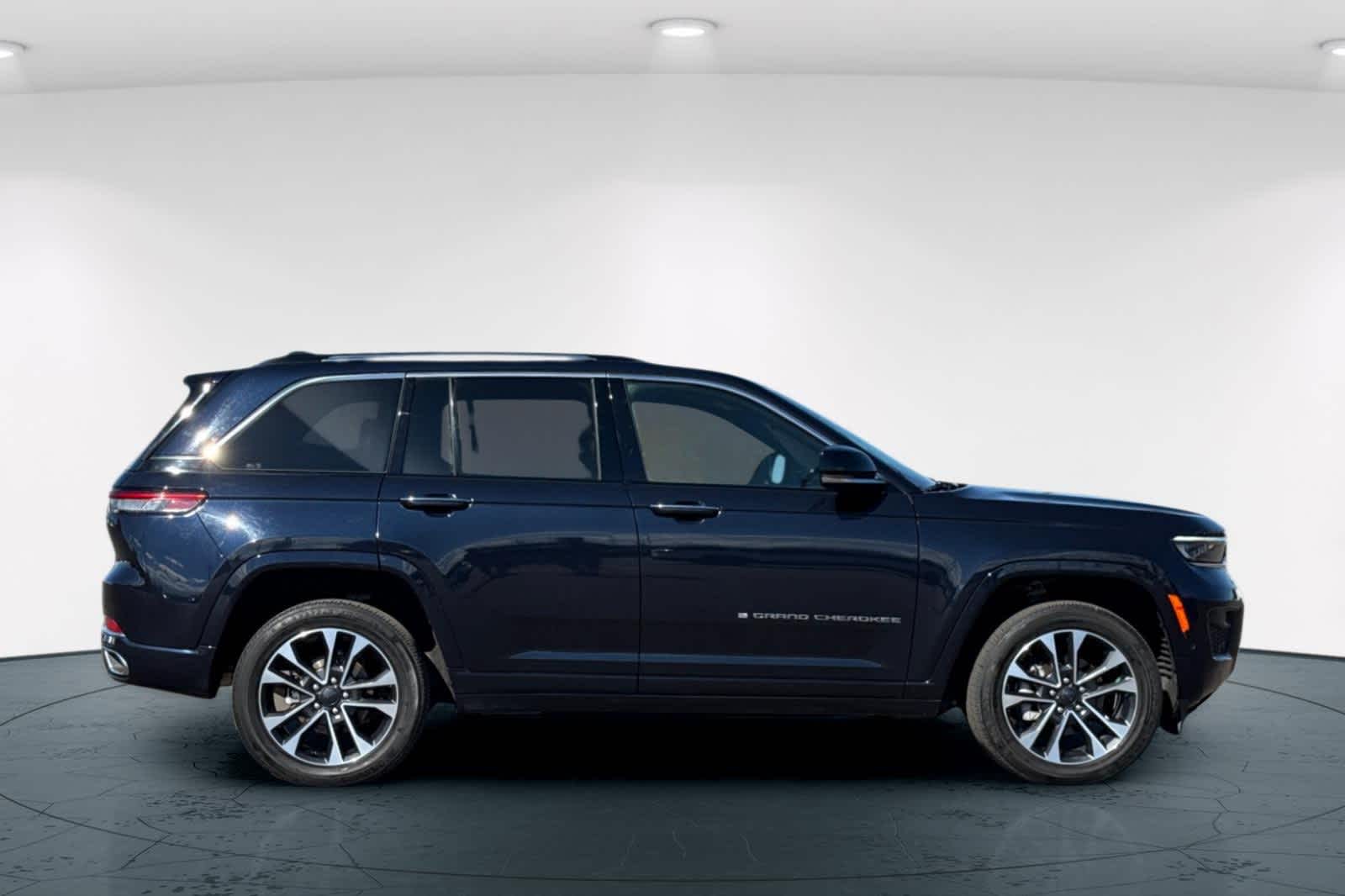 Thumbnail: 2023 Jeep Grand Cherokee - 6