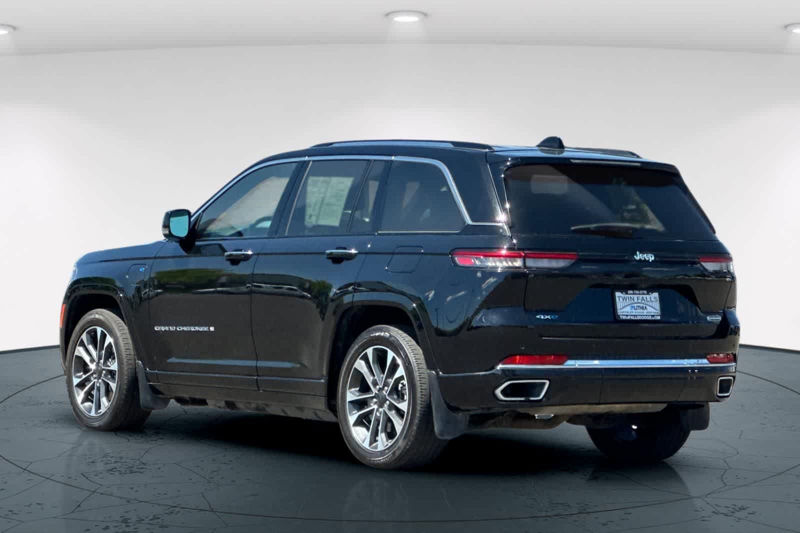 Thumbnail: 2022 Jeep Grand Cherokee - 8