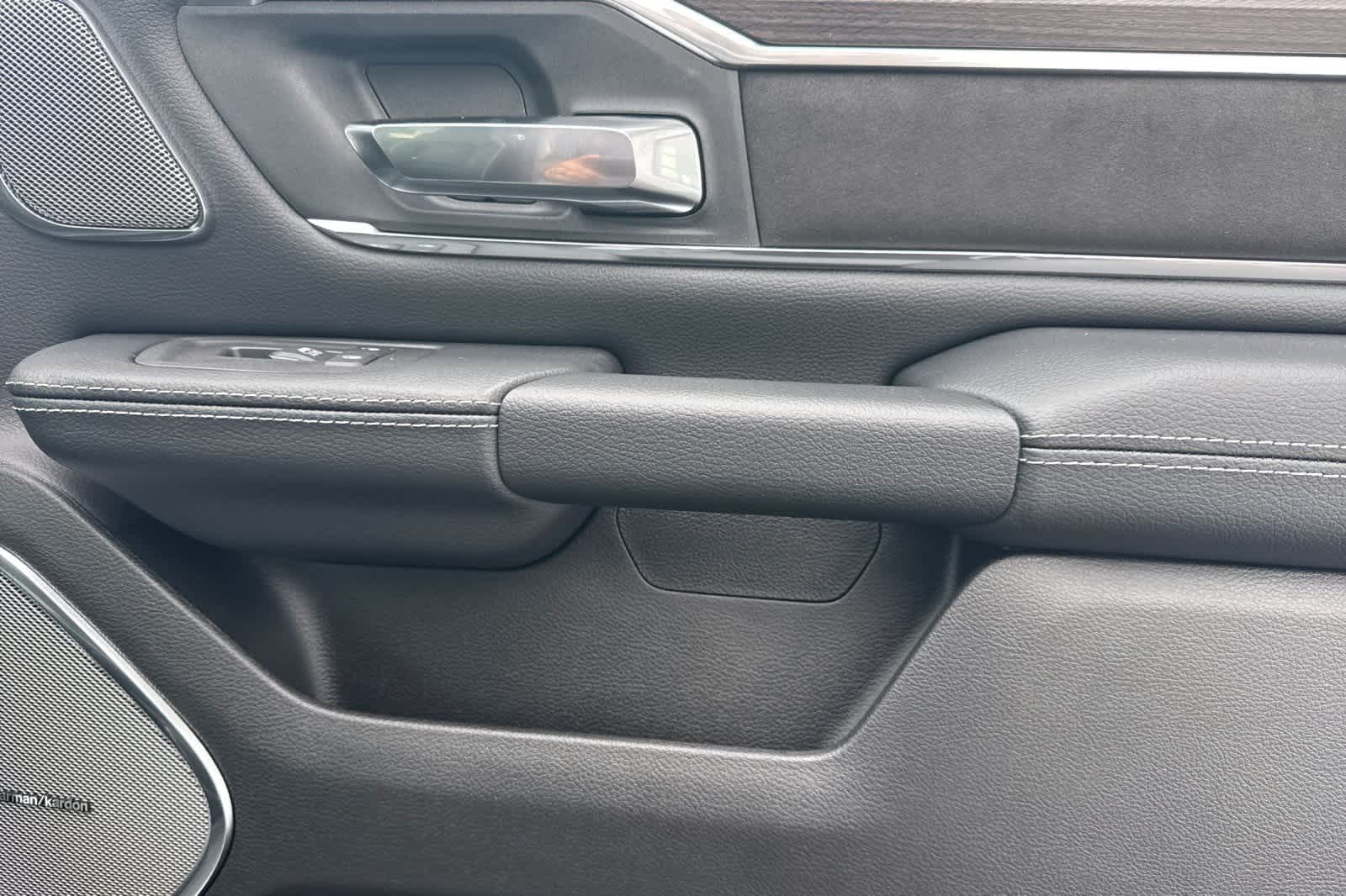 Thumbnail: 2026 RAM 1500 - 18