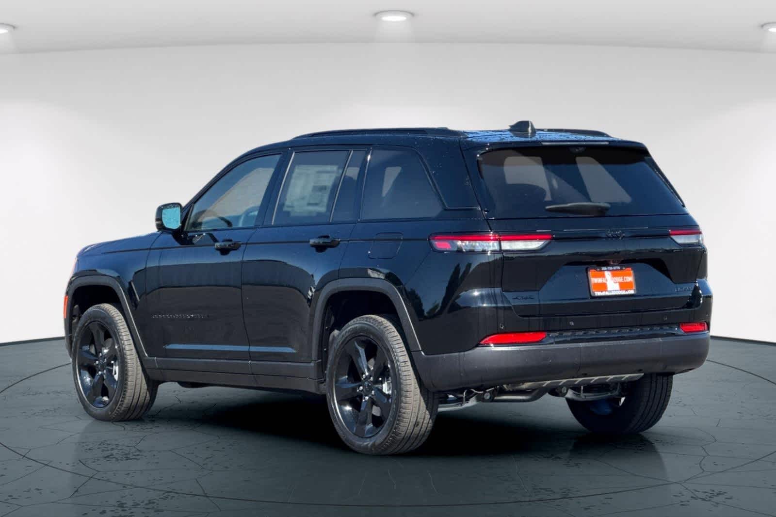 Thumbnail: 2025 Jeep Grand Cherokee - 8