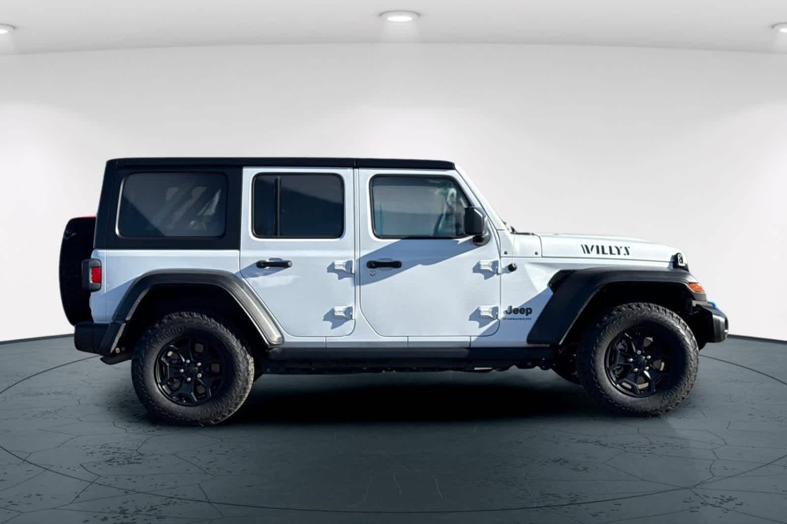Thumbnail: 2023 Jeep Wrangler - 6