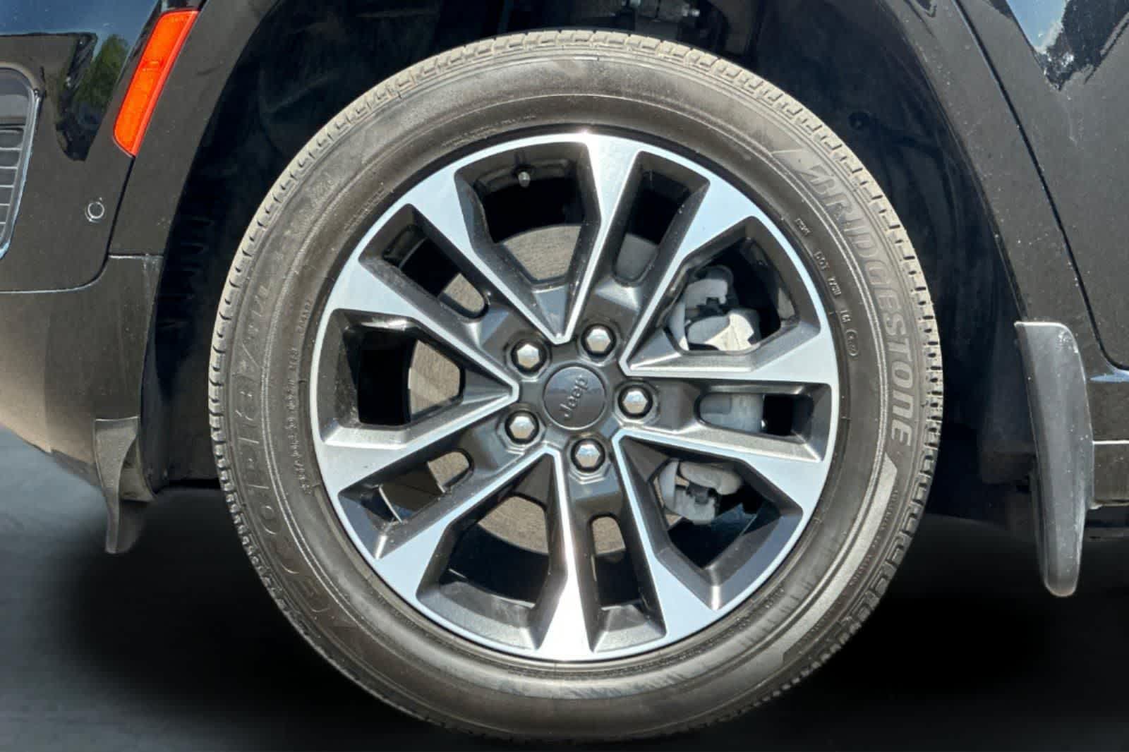 Thumbnail: 2022 Jeep Grand Cherokee - 31