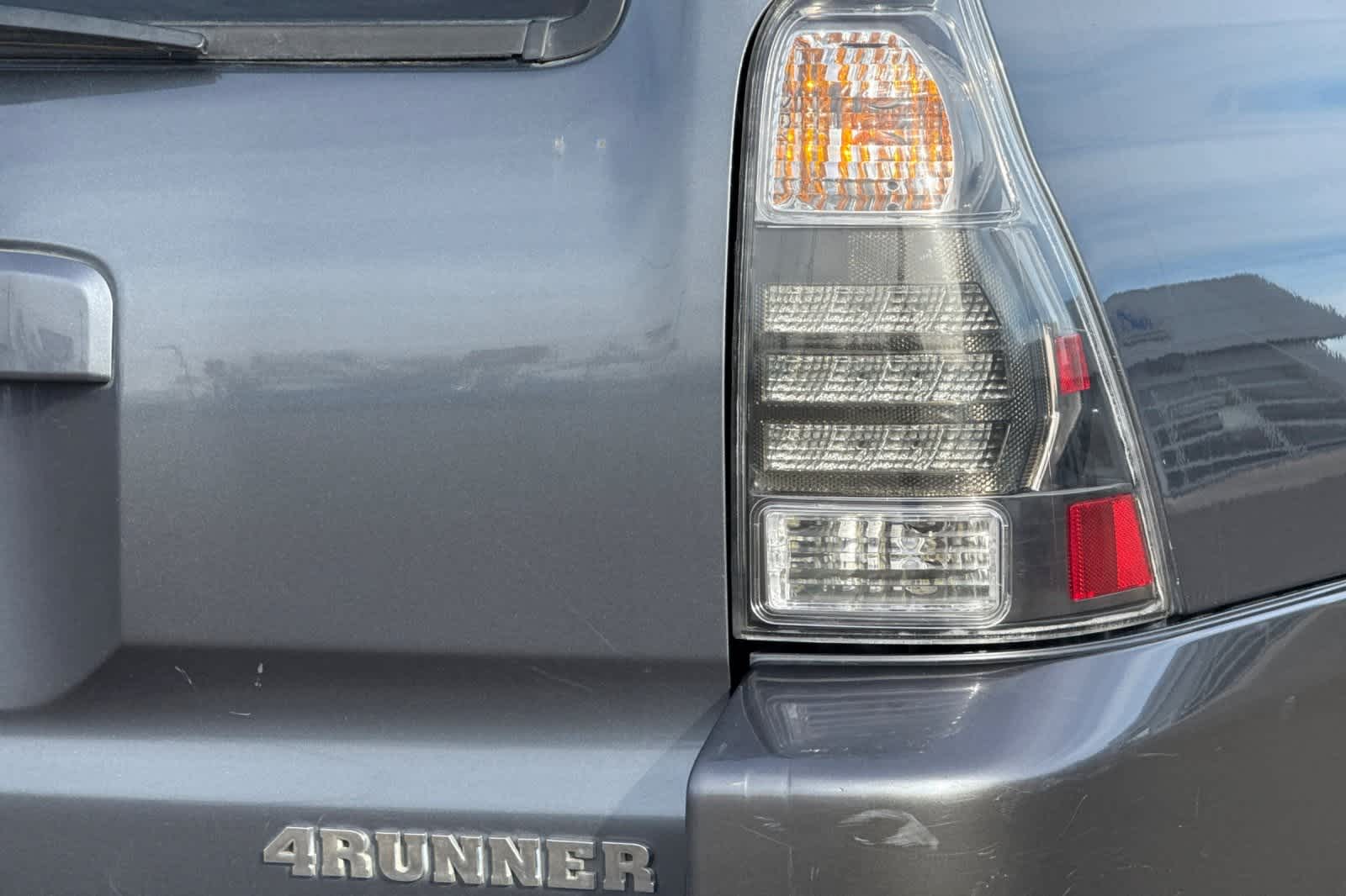 Thumbnail: 2005 Toyota 4Runner - 28