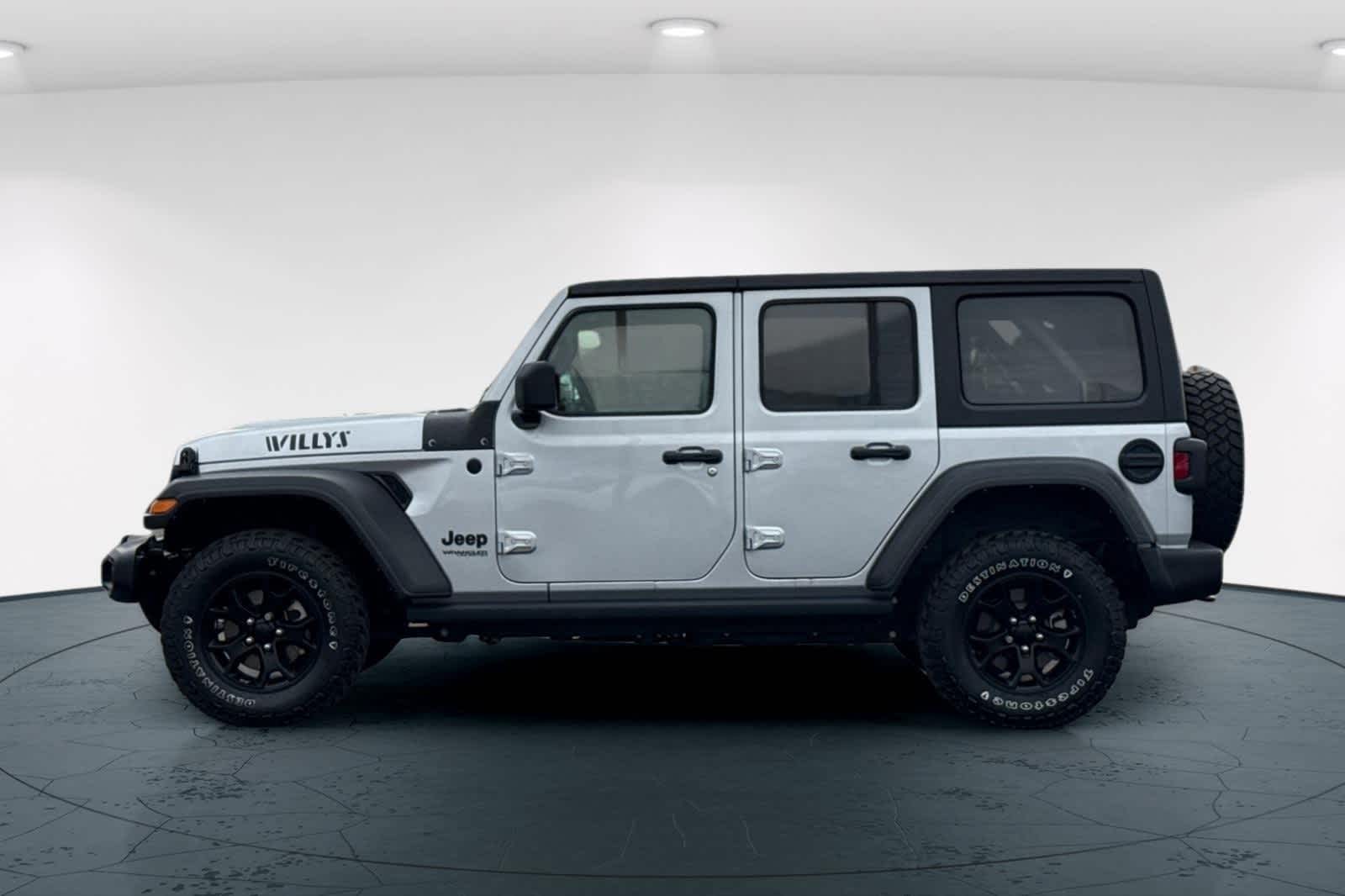 Thumbnail: 2022 Jeep Wrangler - 9