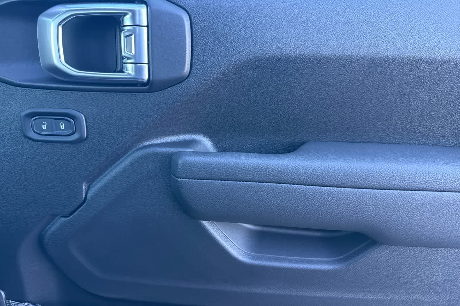 Thumbnail: 2026 Jeep Gladiator - 18