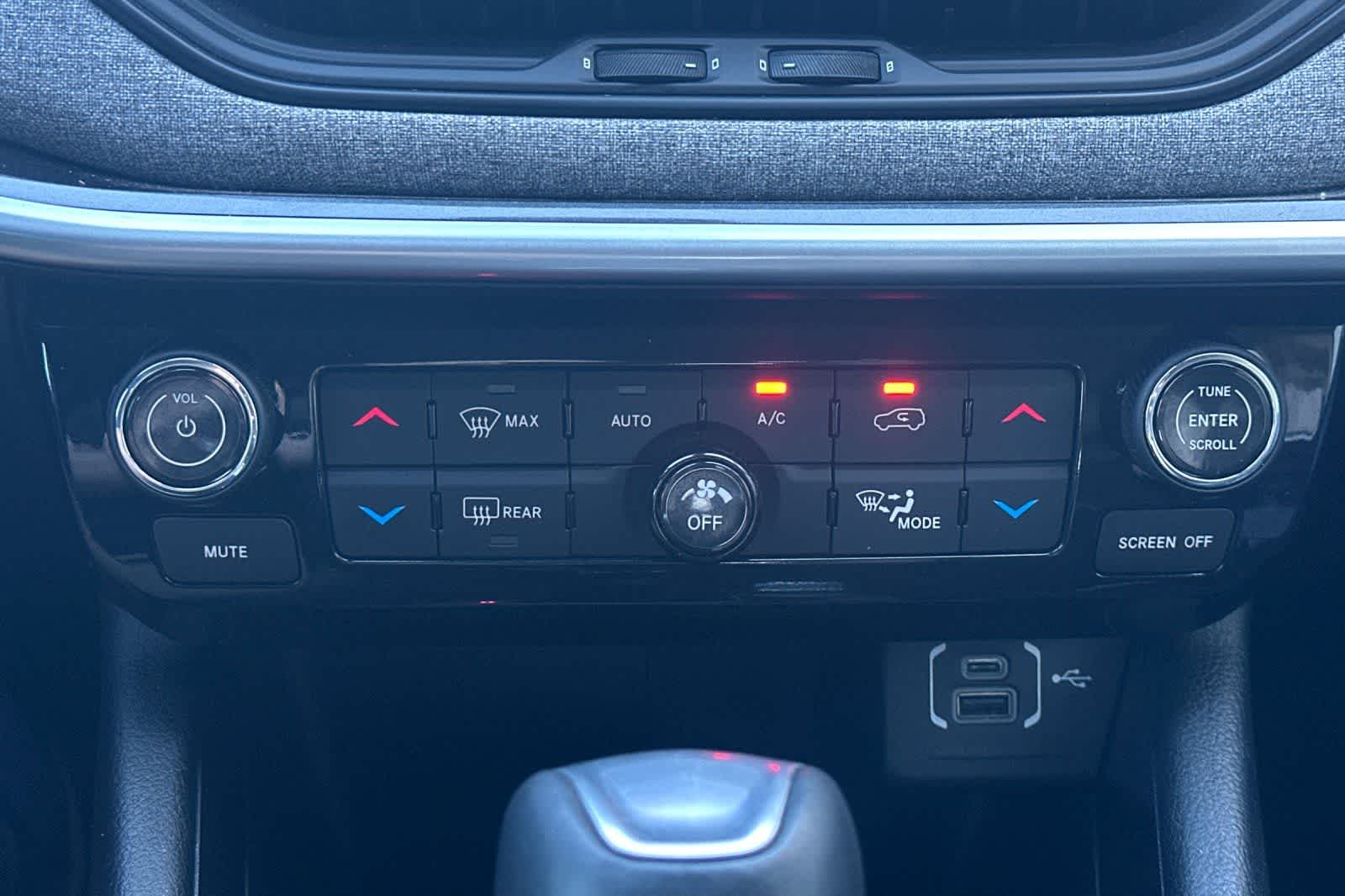 Thumbnail: 2022 Jeep Compass - 22