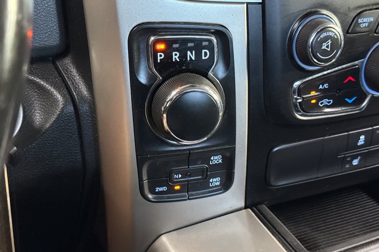 Thumbnail: 2019 RAM 1500 Classic - 21