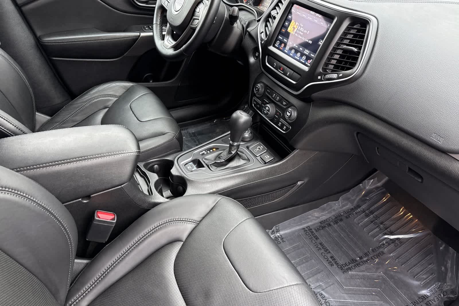 Thumbnail: 2021 Jeep Cherokee - 17