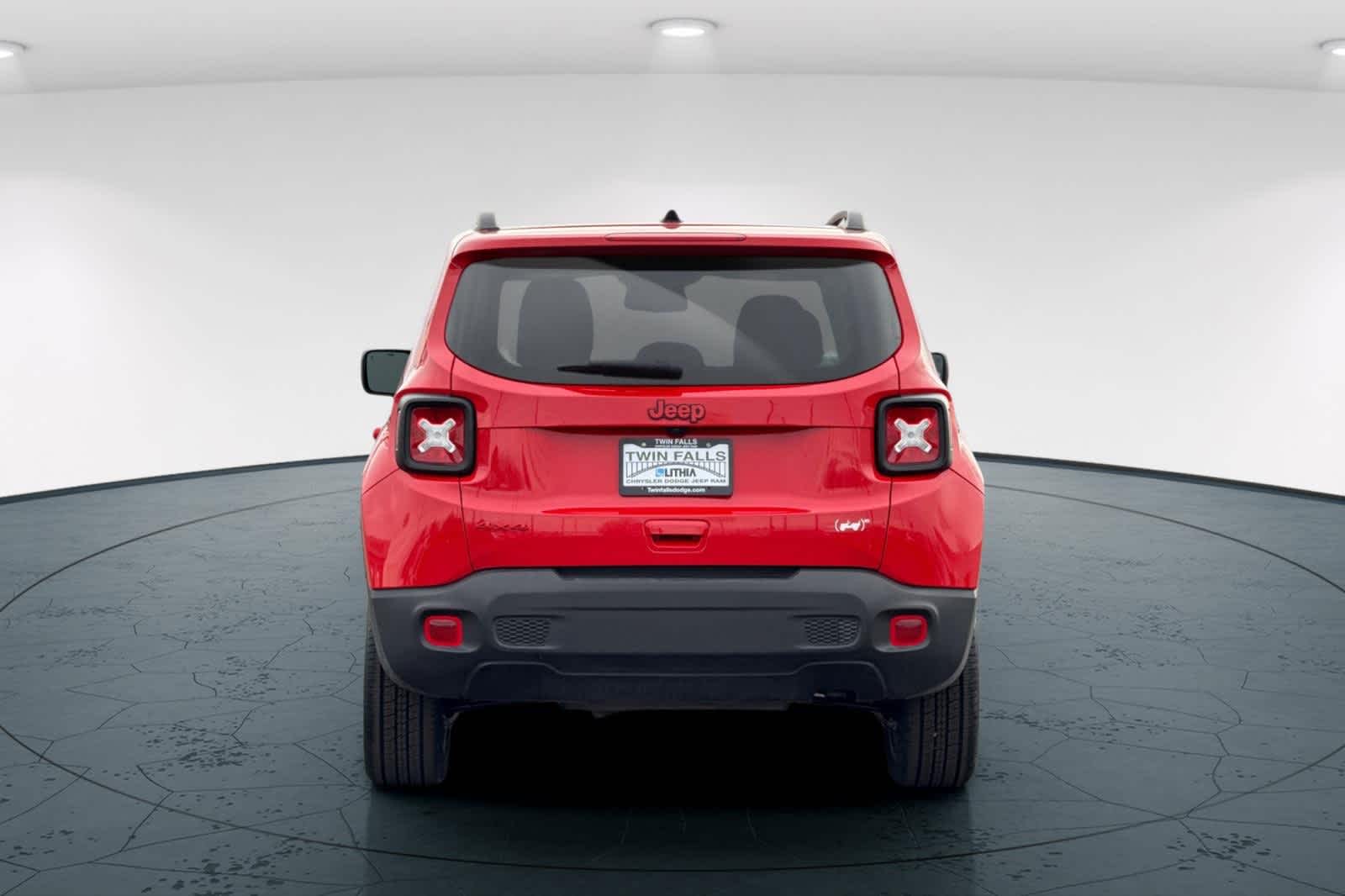 Thumbnail: 2022 Jeep Renegade - 7