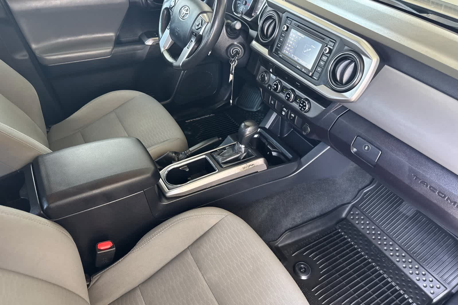 Thumbnail: 2018 Toyota Tacoma - 15