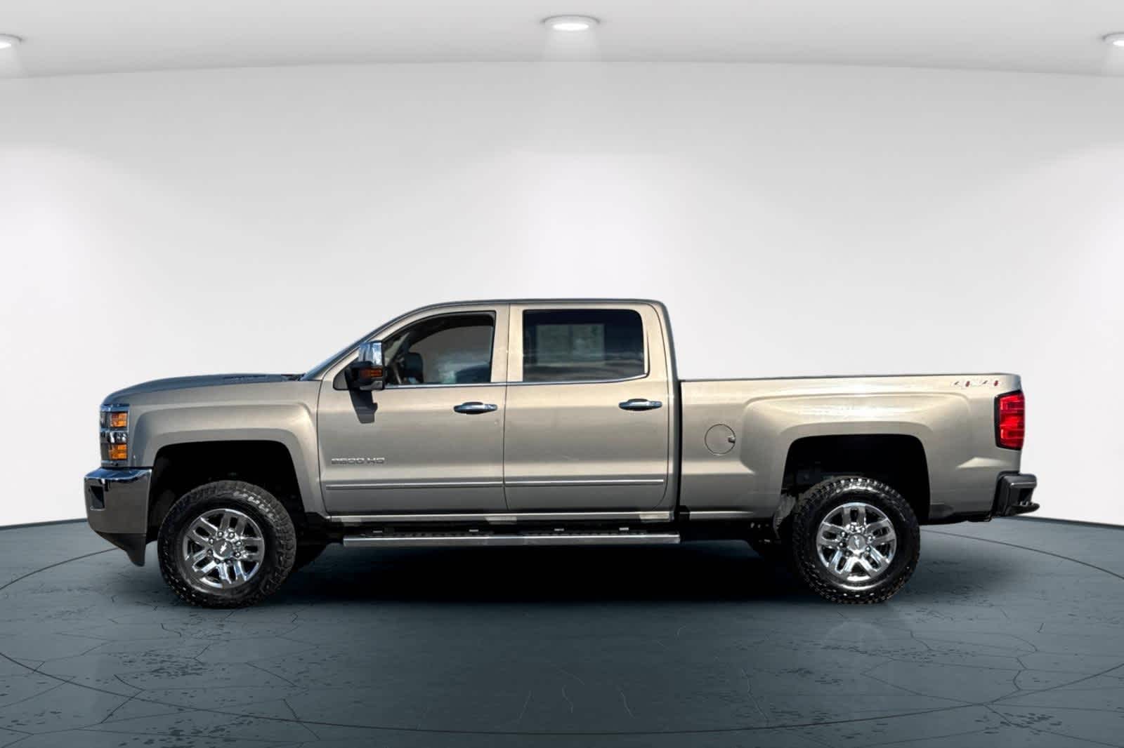 Thumbnail: 2017 Chevrolet Silverado 2500 - 9