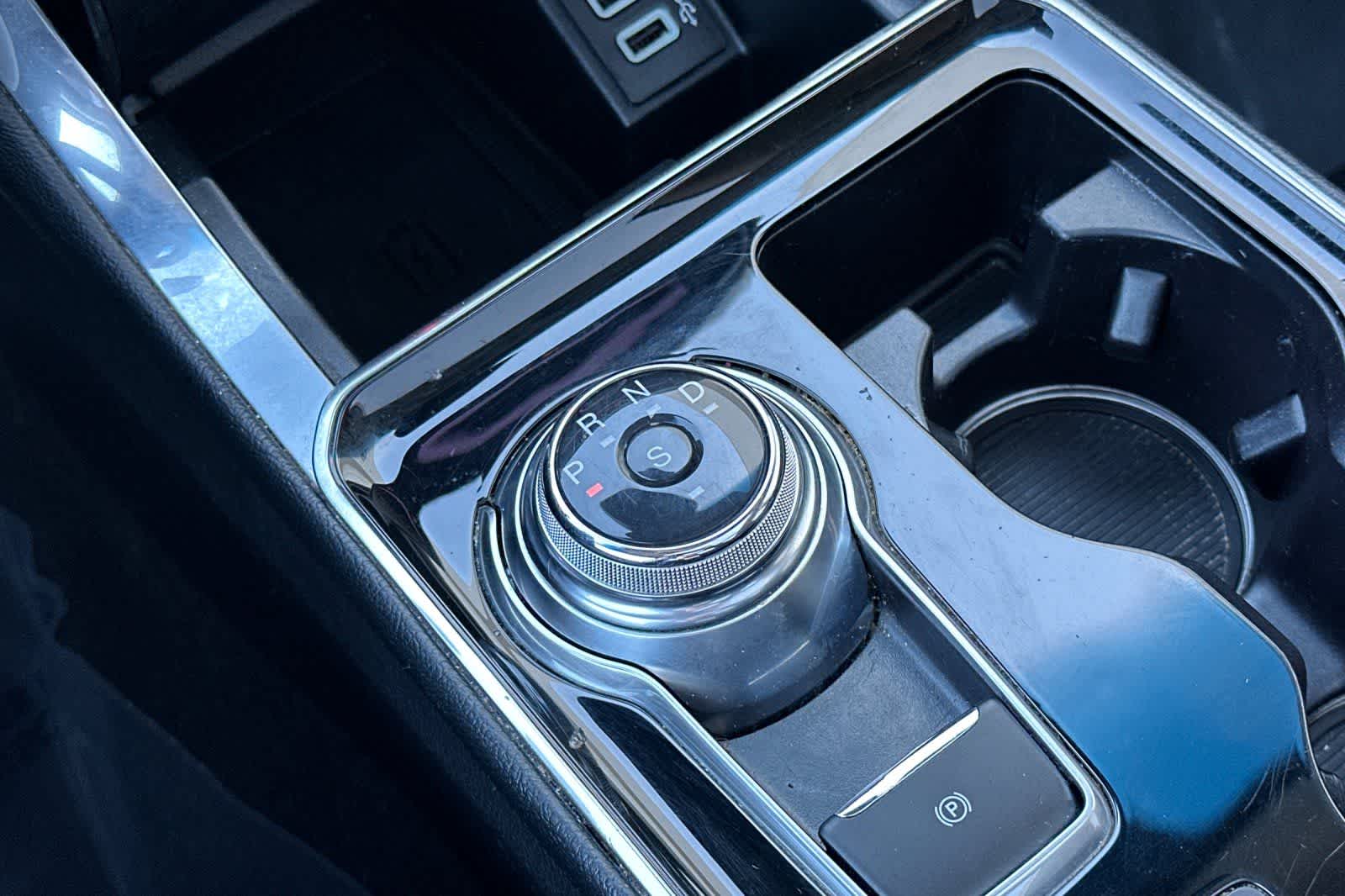 Thumbnail: 2019 Ford Edge - 24