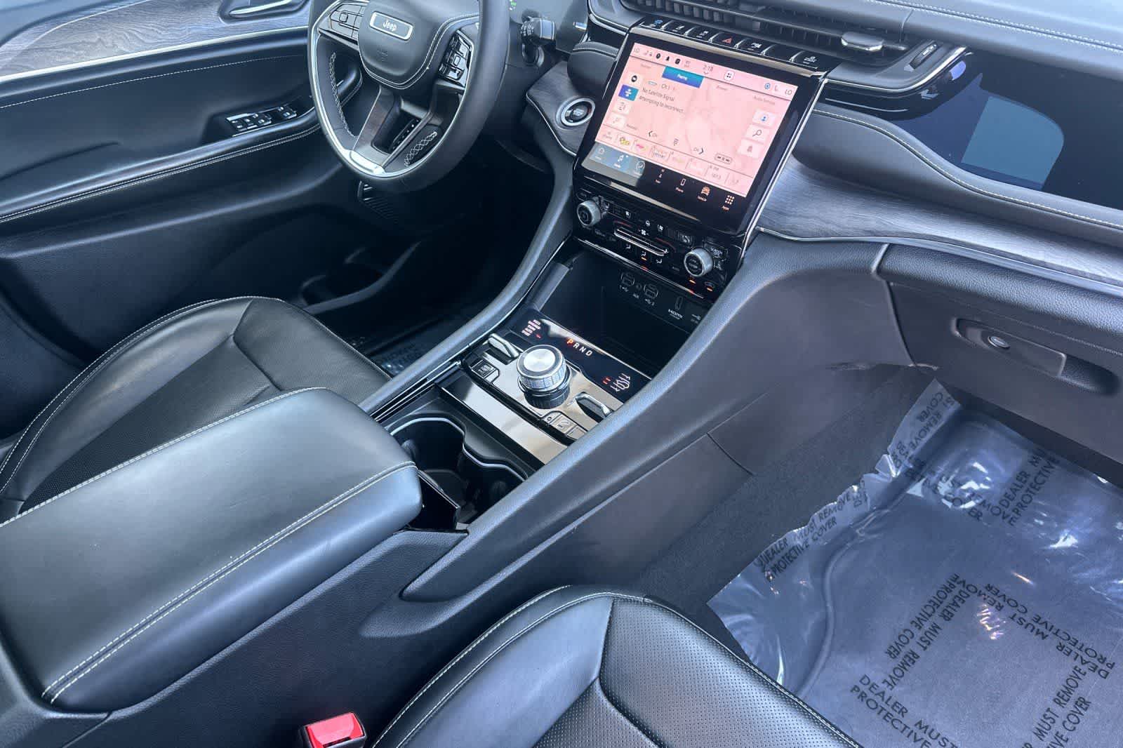 Thumbnail: 2022 Jeep Grand Cherokee - 17