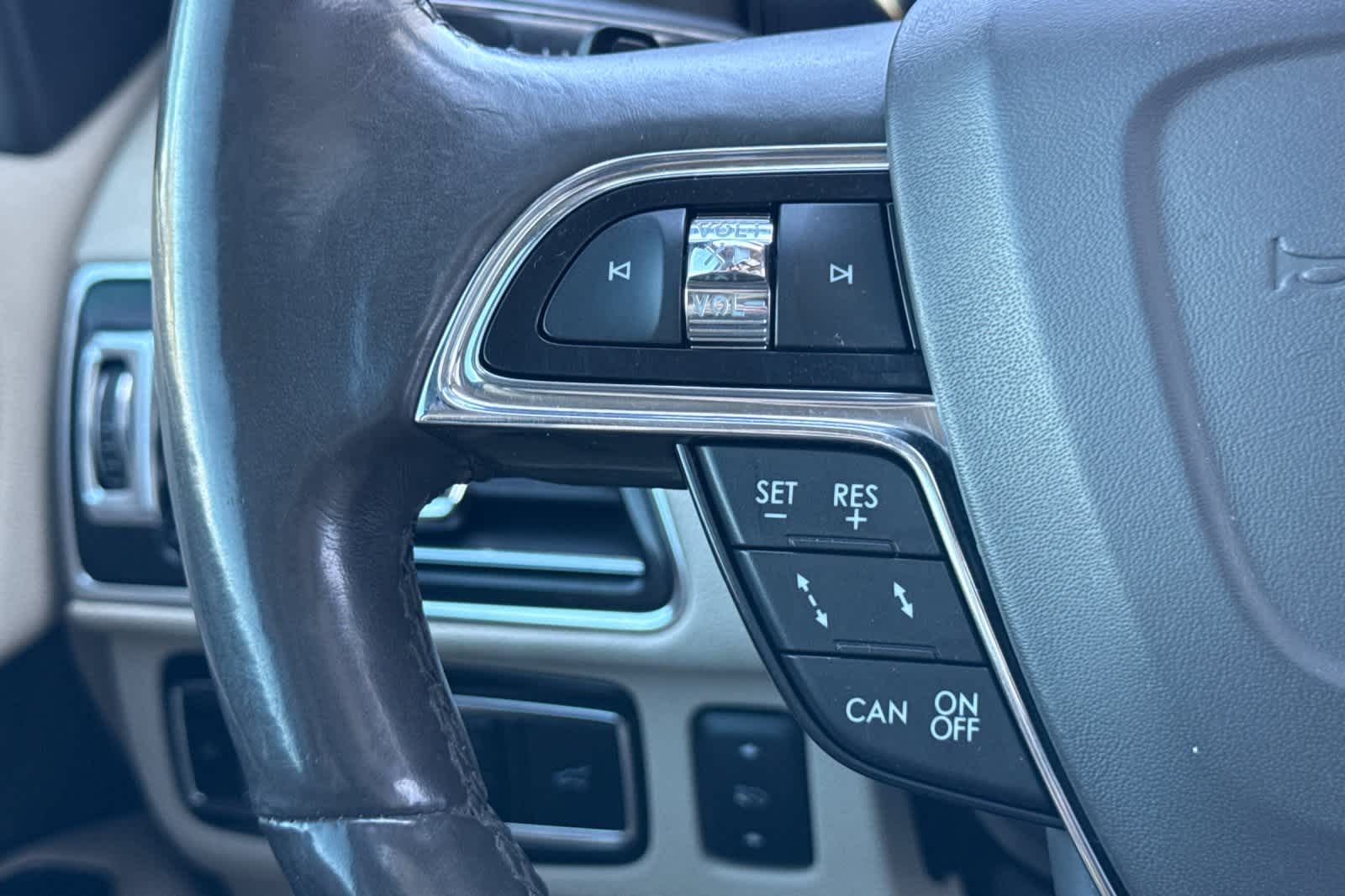 Thumbnail: 2019 Lincoln Navigator L - 29